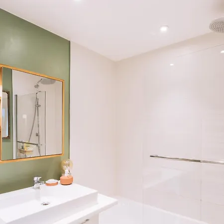 Beautiful Apart For 2 In Les Buttes Chaumont Apartament