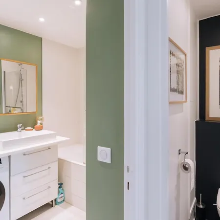 Beautiful Apart For 2 In Les Buttes Chaumont Apartament Paryż