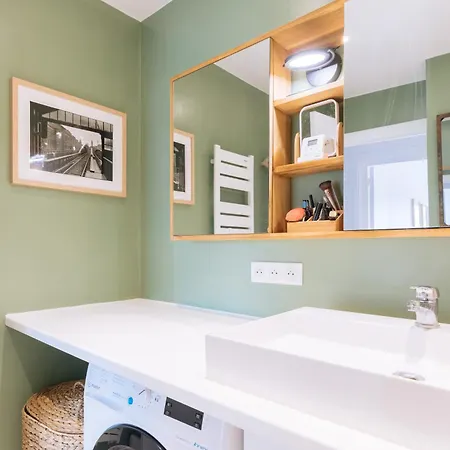 Beautiful Apart For 2 In Les Buttes Chaumont * Paryż
