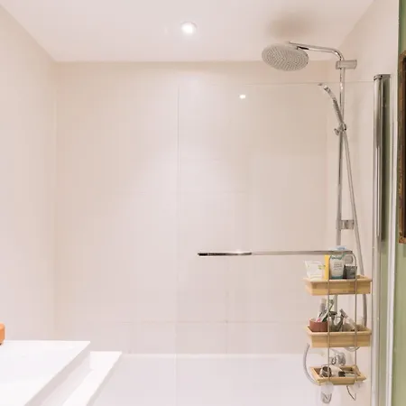Beautiful Apart For 2 In Les Buttes Chaumont Apartament *