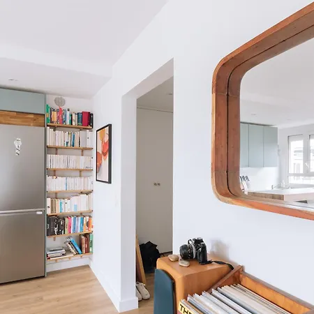Beautiful Apart For 2 In Les Buttes Chaumont Paryż