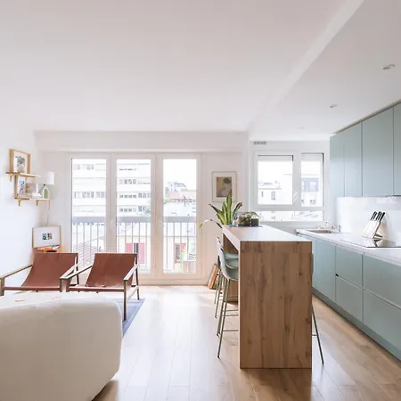 Apartament Beautiful Apart For 2 In Les Buttes Chaumont Paryż
